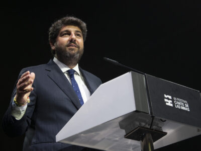 El presidente Fernando López Miras rinde homenaje a la historia de La Unión en el pregón de la 65º edición del Cante de las Minas