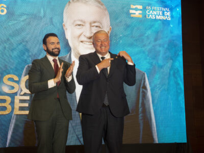 El Festival Internacional del Cante de las Minas entrega el primer ‘Castillete de Oro’ de su 65º edición al senador Francisco Bernabé