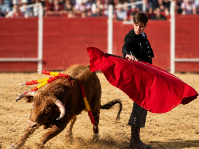 Antonio Aparicio conquista los máximos trofeos en el festival taurino de La Unión